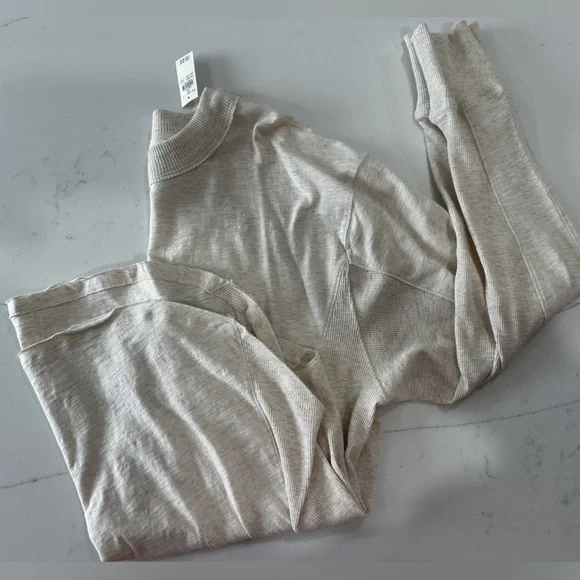 NWT: aerie long sleeve oversized boyfriend t shirt | xxs - Picture 4 of 9